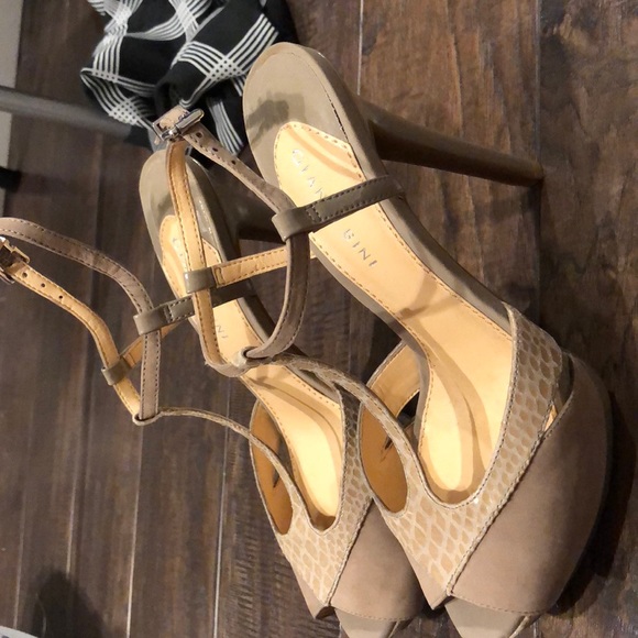 Gianni Bini Tan Heels - Picture 4 of 5